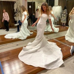 Sareh Nouri 2022 wedding dress brand new never worn impeccable condition.